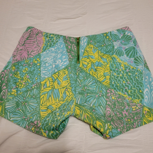 Lilly Pulitzer Sundance Deenie Shorts - Size 4 - Picture 4 of 6